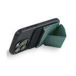 Decoded Silicone MagSafe Card Stand Sleeve Sage Leaf – Bild 5